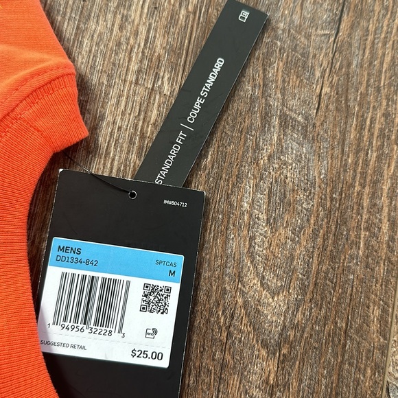 Nike Swoosh T-shirt NWT - Picture 7 of 8